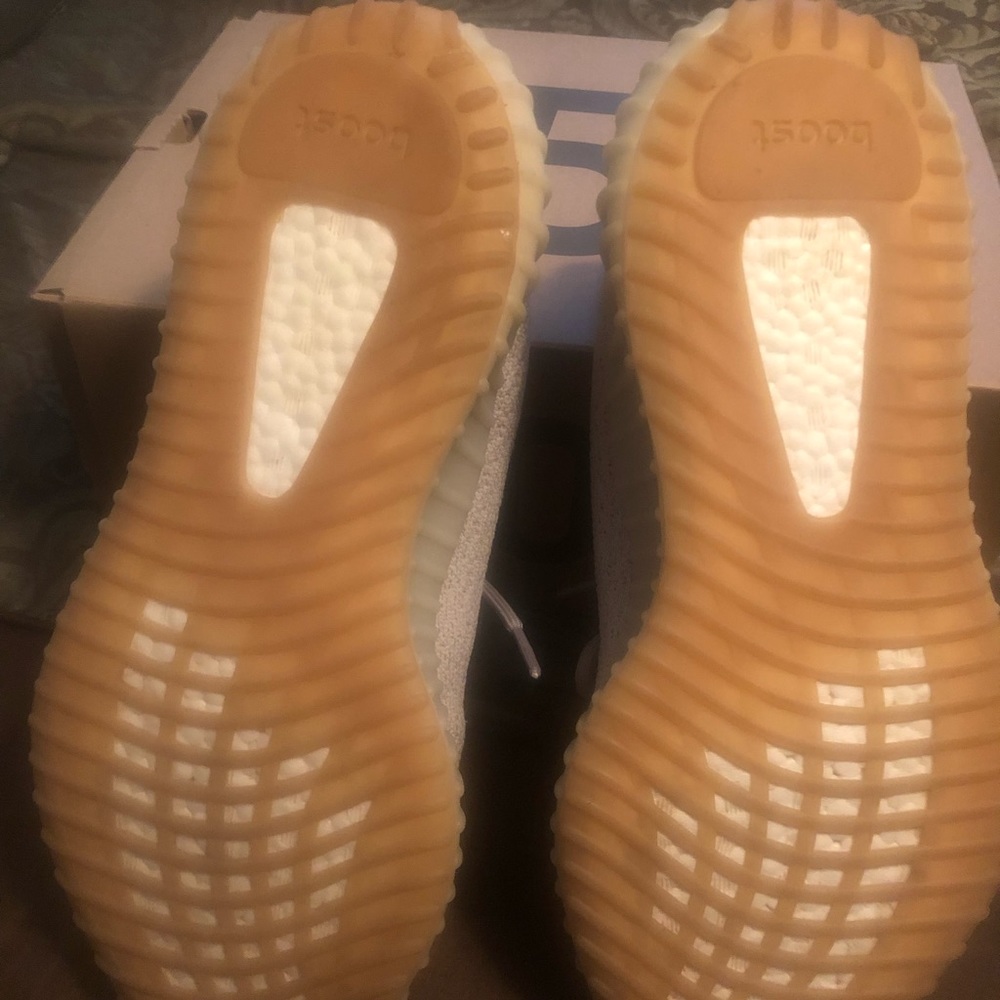 ADIDAS YEEZY BOOST 350 V2 - Picture 5 of 8